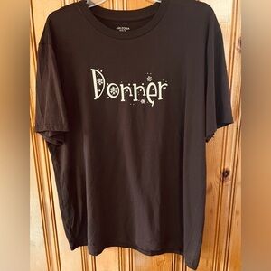 NWOT Arizona Jean Company Brown Graphic T-Shirt for Winter Wear - Size XL
